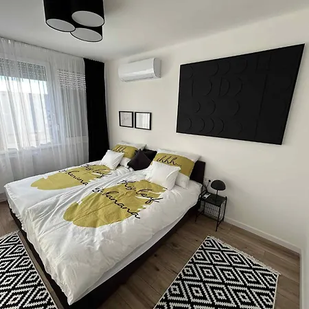 アパート Revi ペーチ